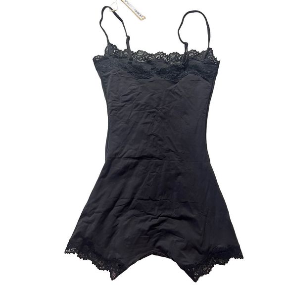 SKIMS Other - SKIMS Women's Onyx Scoop Neckline Fits Everybody Lace Onesie Size Small NWT